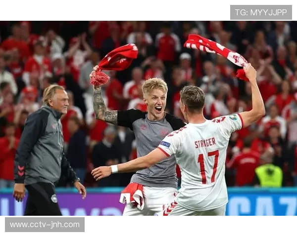 越南主场球迷热情助威,尽管球队提前出局仍全力支持 越南主场球迷热情助威,尽管球队提前出局仍全力支持